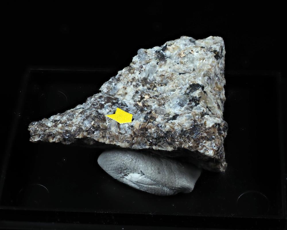 Lorenzenite